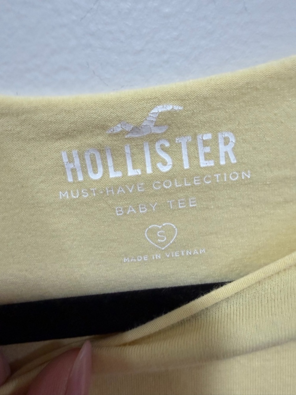 Hollister Yellow Ruched Baby Tee Side Tie Crop Top Soft Stretch Size S - Picture 6 of 7